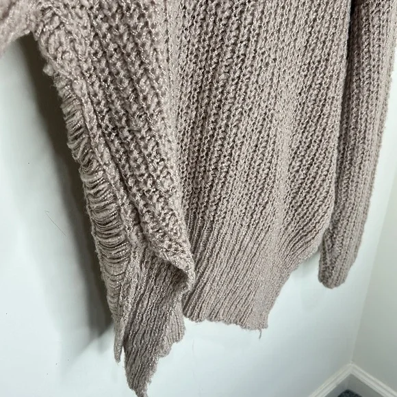 POL Distressed Oversized Mock Neck Sweater Size Medium - Picture 13 of 16